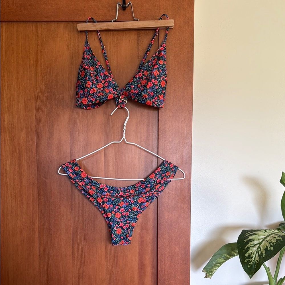 Kulani Kinis Floral Bikini Set